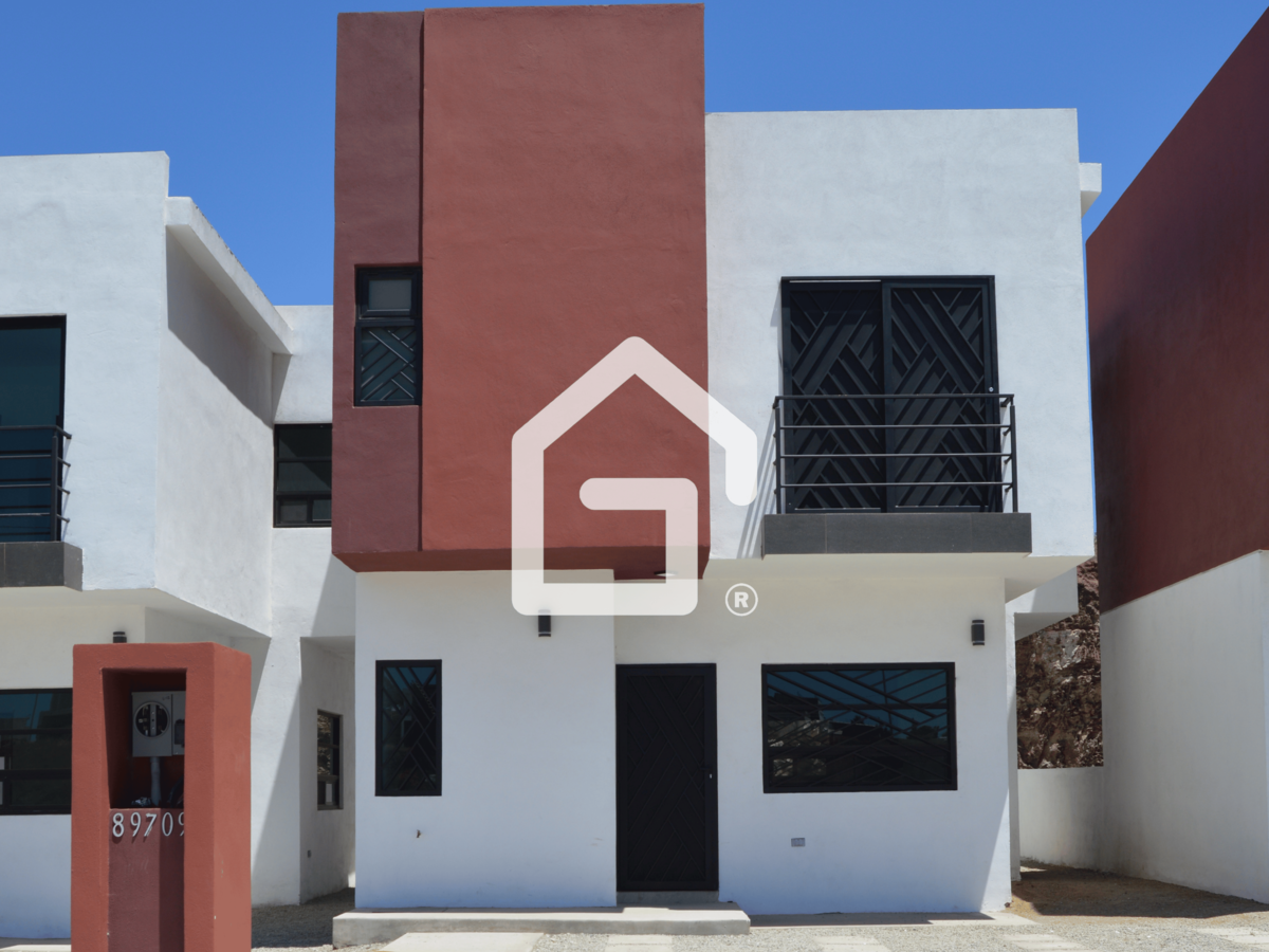 1 of 19: Fachada