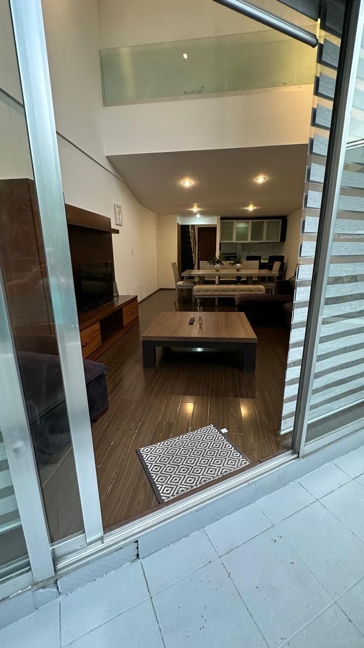 3 of 33: Interior