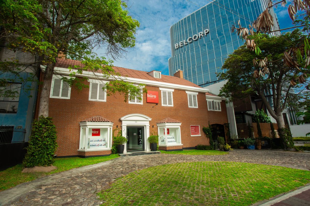 3 de 4: Visítanos en Casa Büro: Av. Camino Real 1123, San Isidro