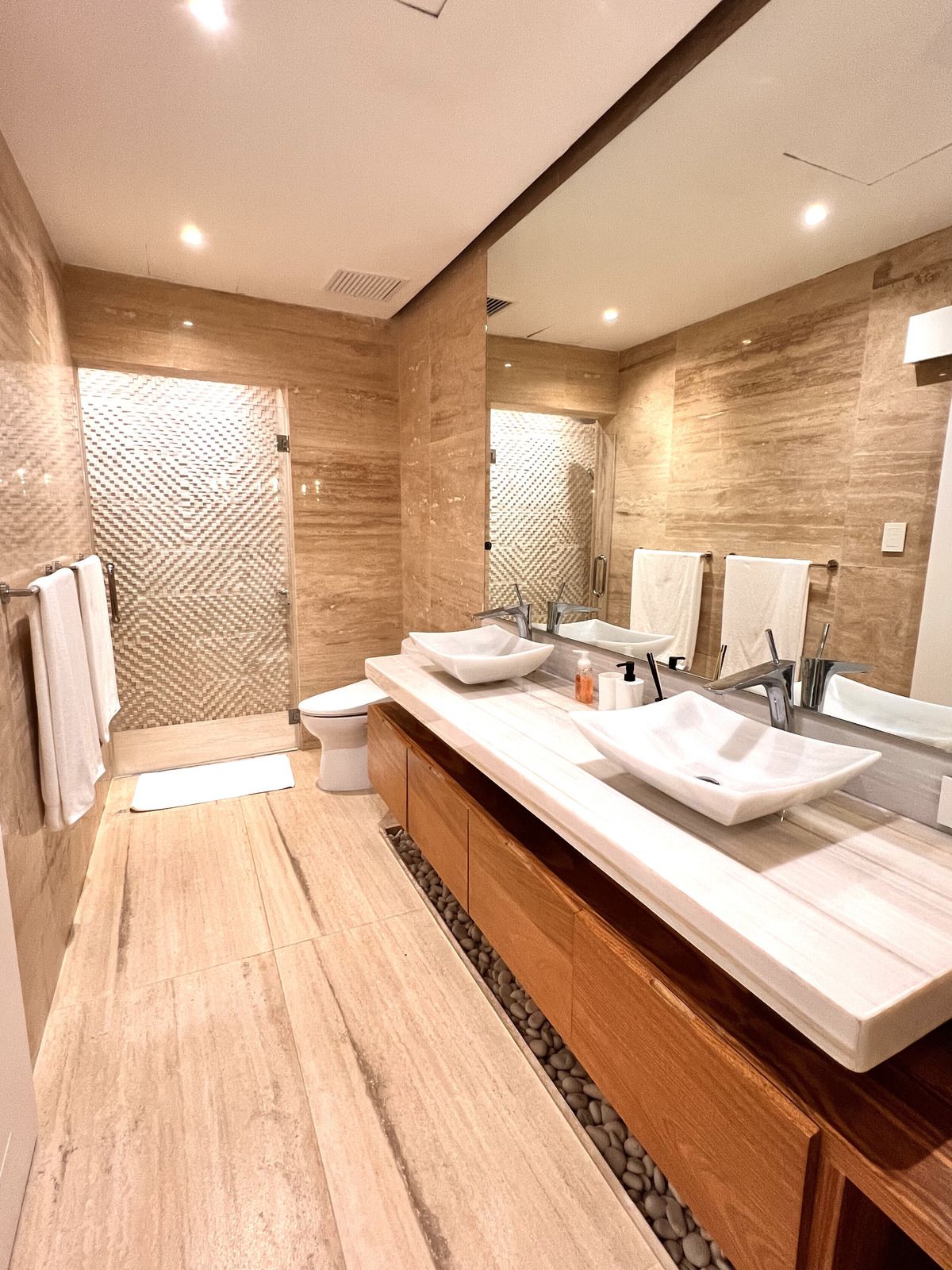 27 de 41: Baño principal