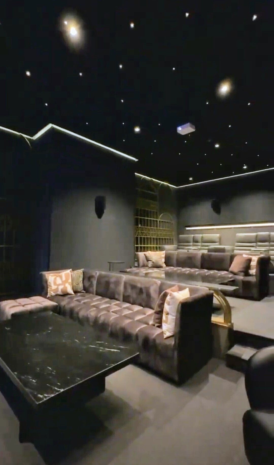 18 de 18: Cine