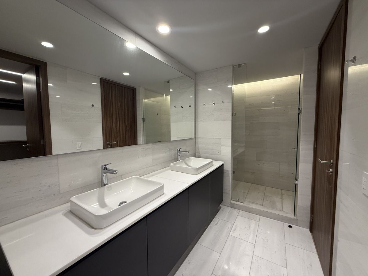 6 of 18: baño recámara principañ