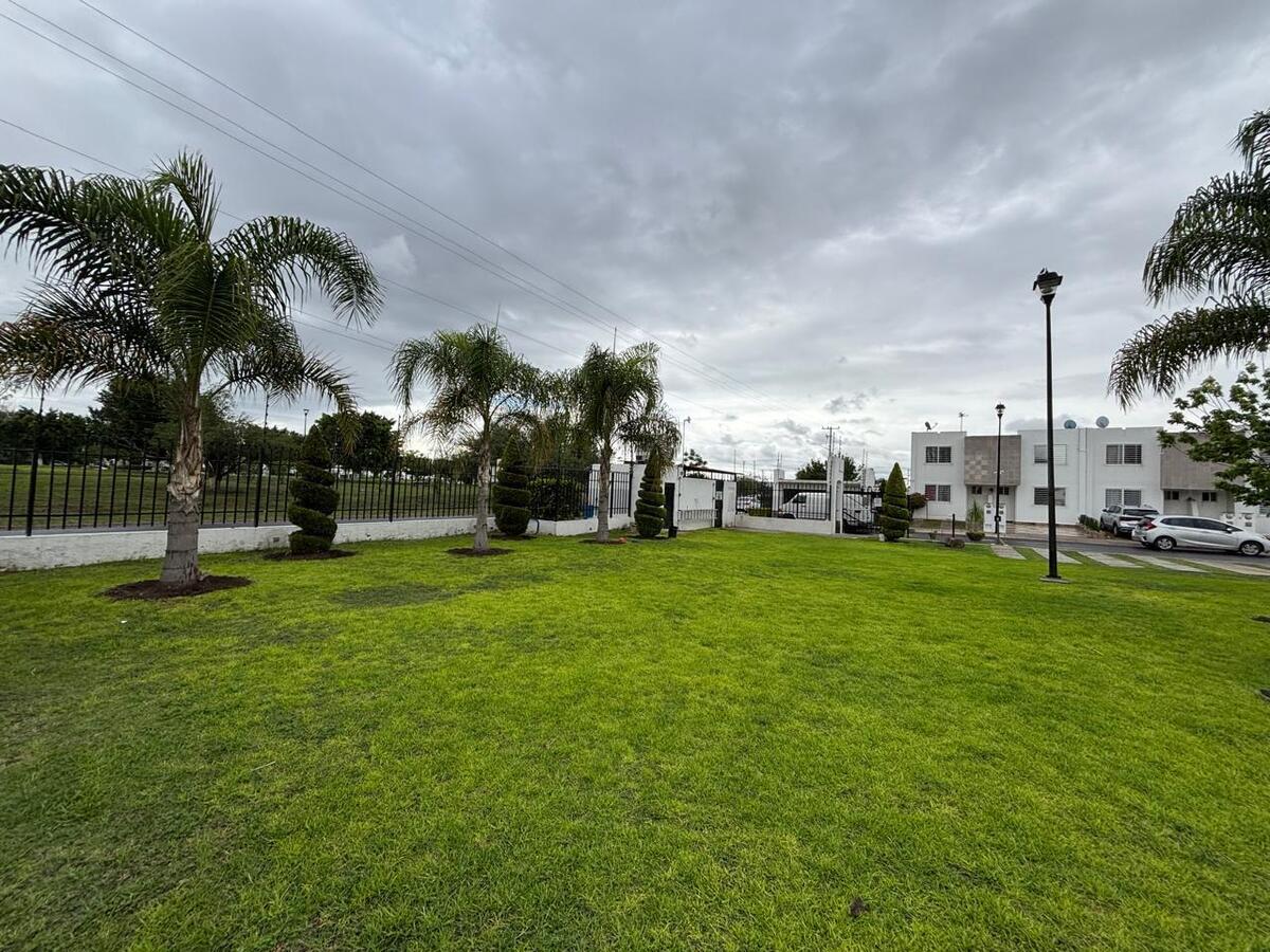 5 de 38: Area de Jardínes,