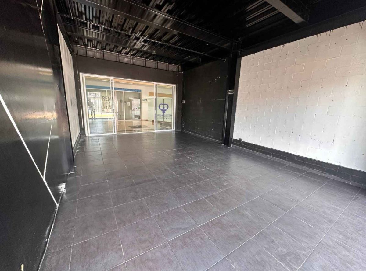 3 de 18: Local disponible 40m2