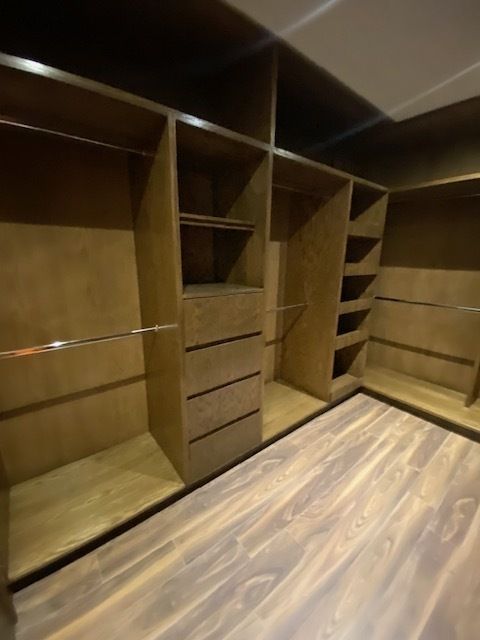 8 de 13: Vestidor