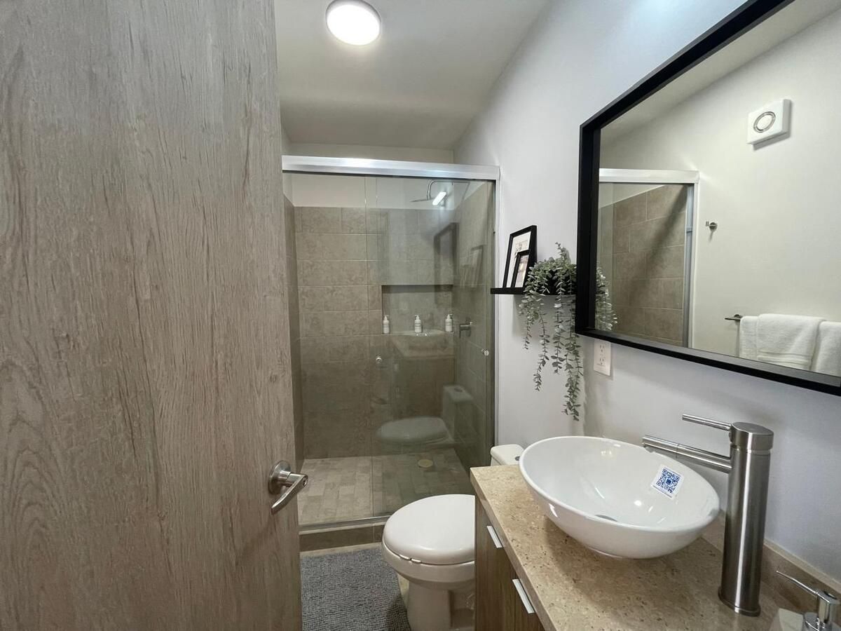 6 de 13: Baño completo planta baja