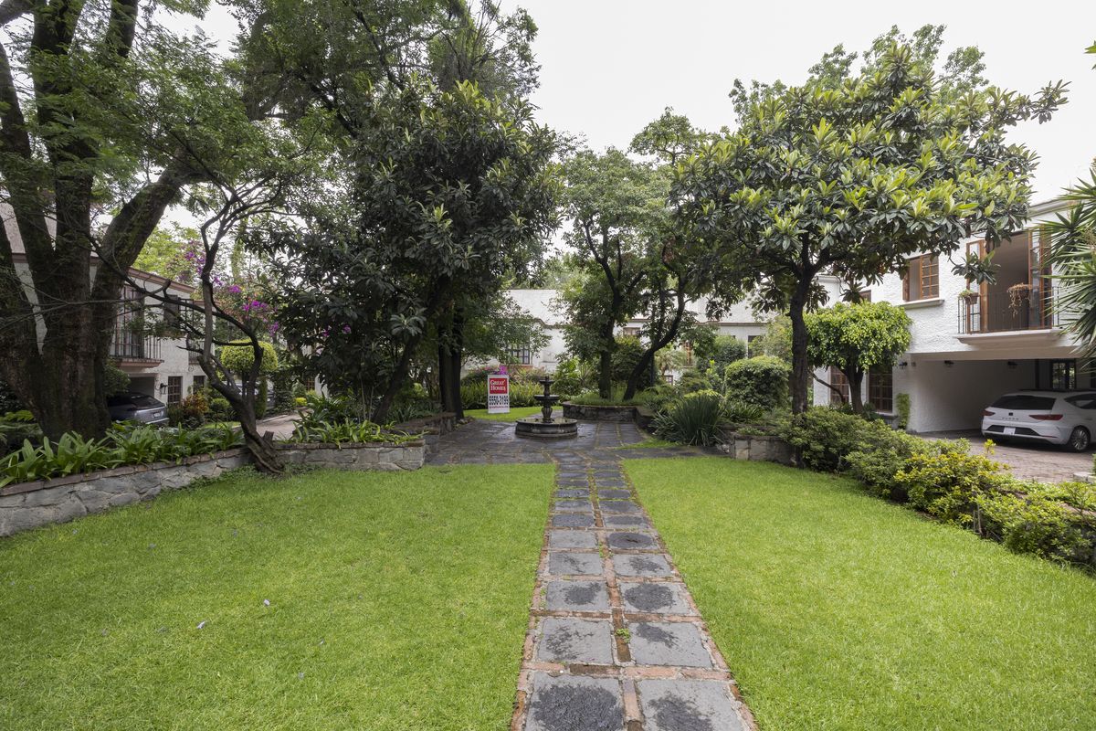 4 de 19: Jardín común