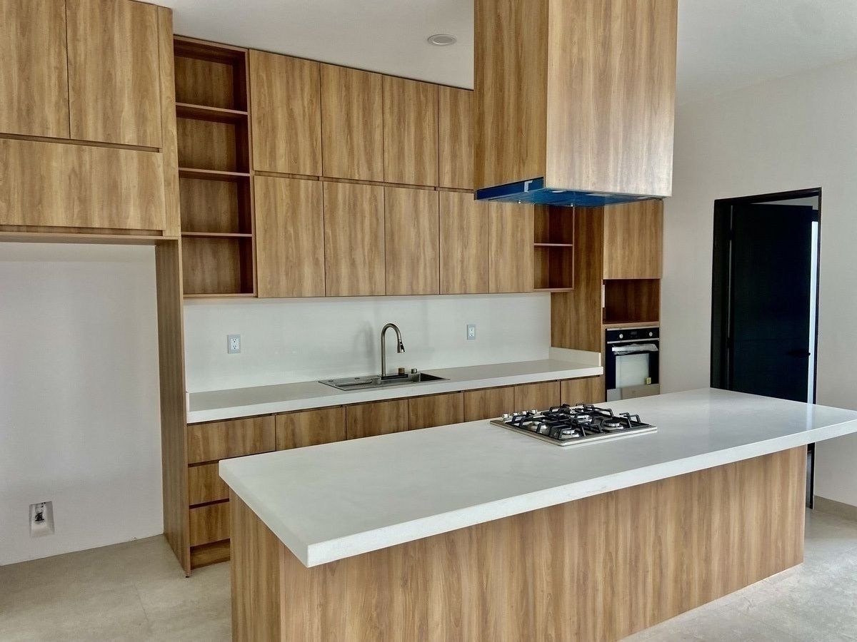 6 of 31: Cocina equipada