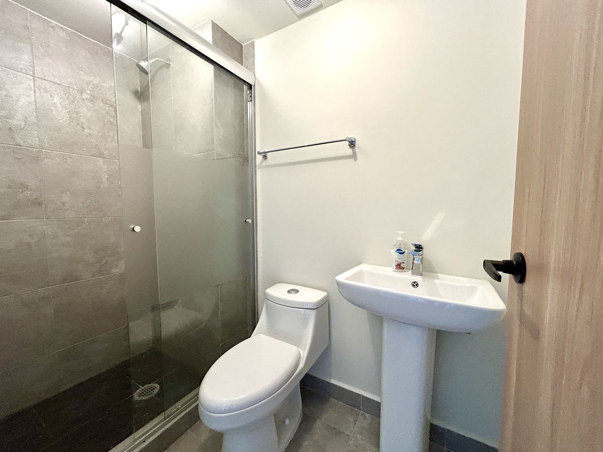 5 de 16: BAÑO COMPLETO