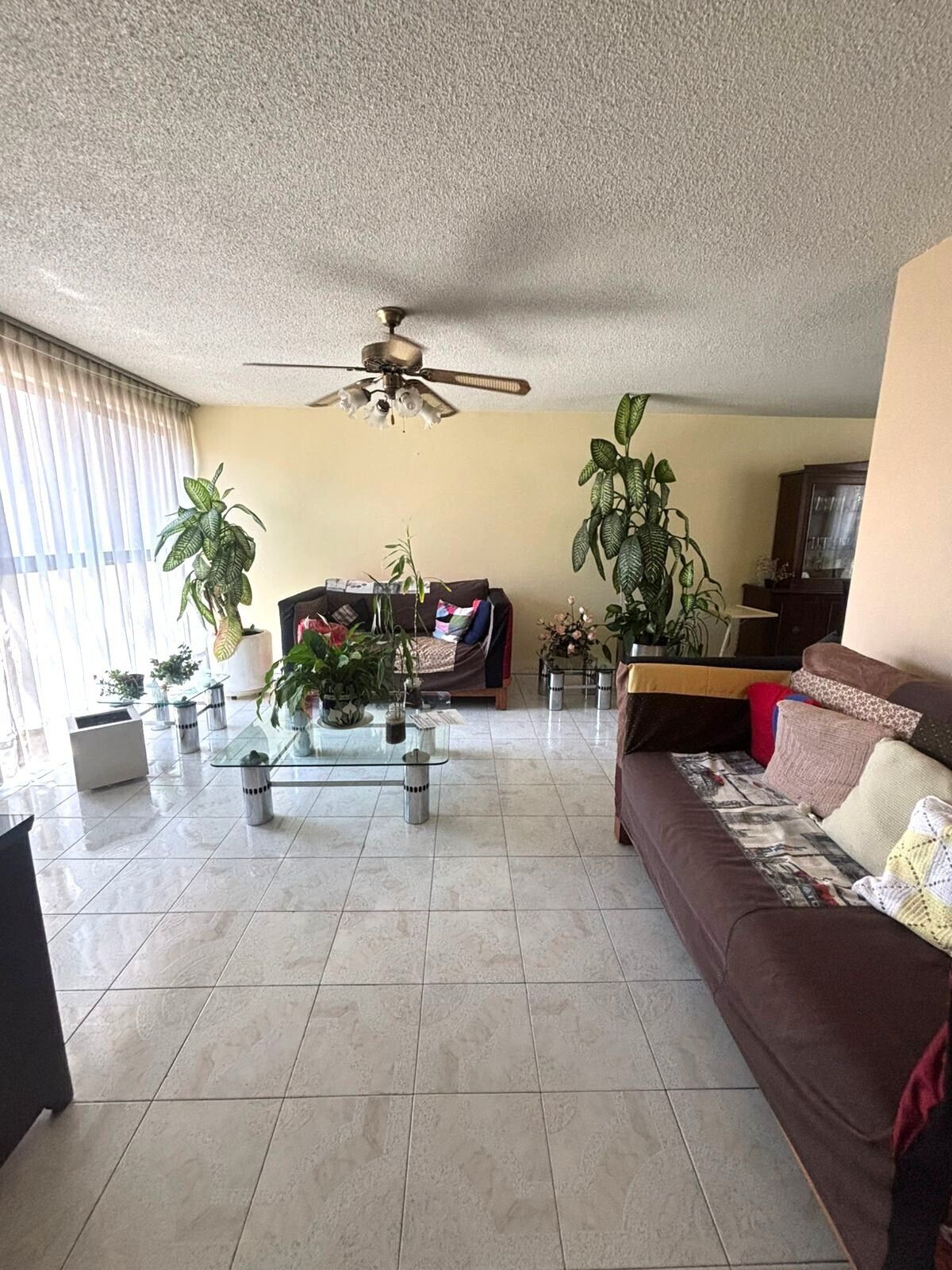 CASA EN VENTA EN SATELITE DE 180 M2 CON 3 RECAMARAS Y 2 GARAGES - foto 2