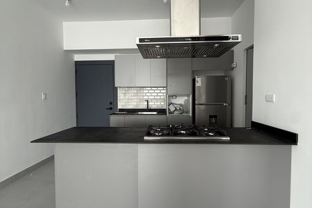 EB-TM4021