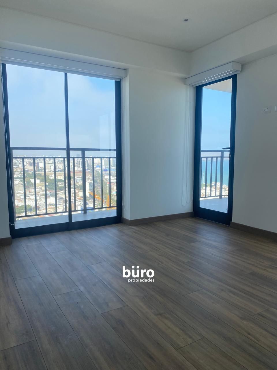 5 of 24: Dormitorio Principal