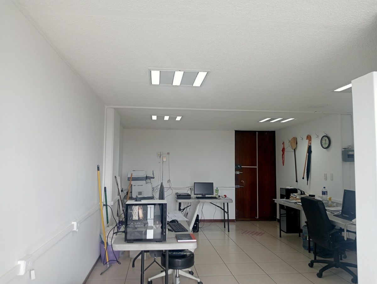 6 of 8: Interior