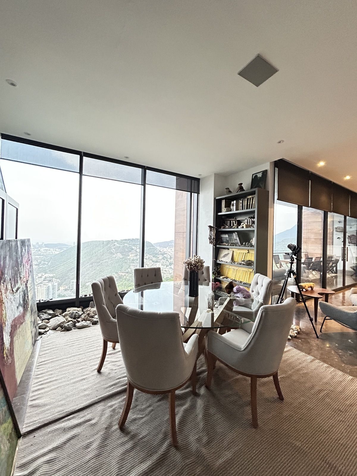 3 of 11: COMEDOR CON VISTAS