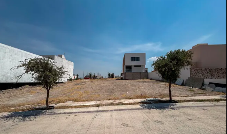 2 de 14: Vista de los lote 8 y 9