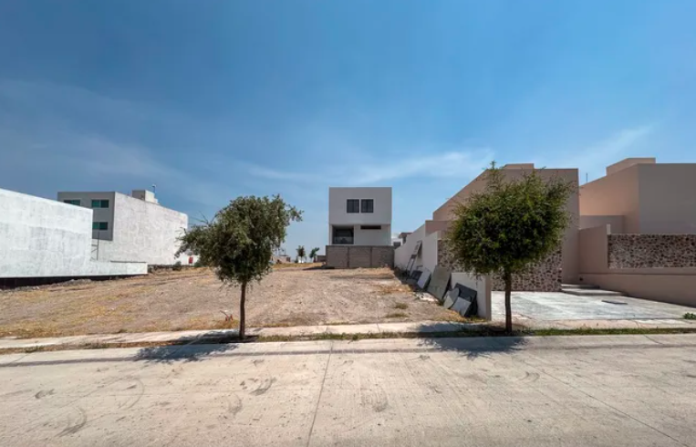 3 de 14: Vista de los lote 8 y 9