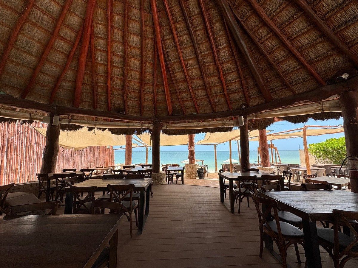 24 de 25: Casa club frente a la playa