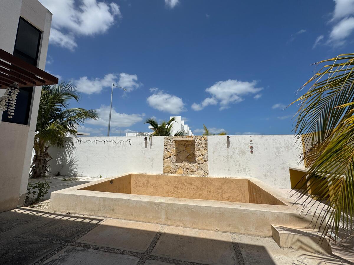 17 de 22: Alberca de la casa