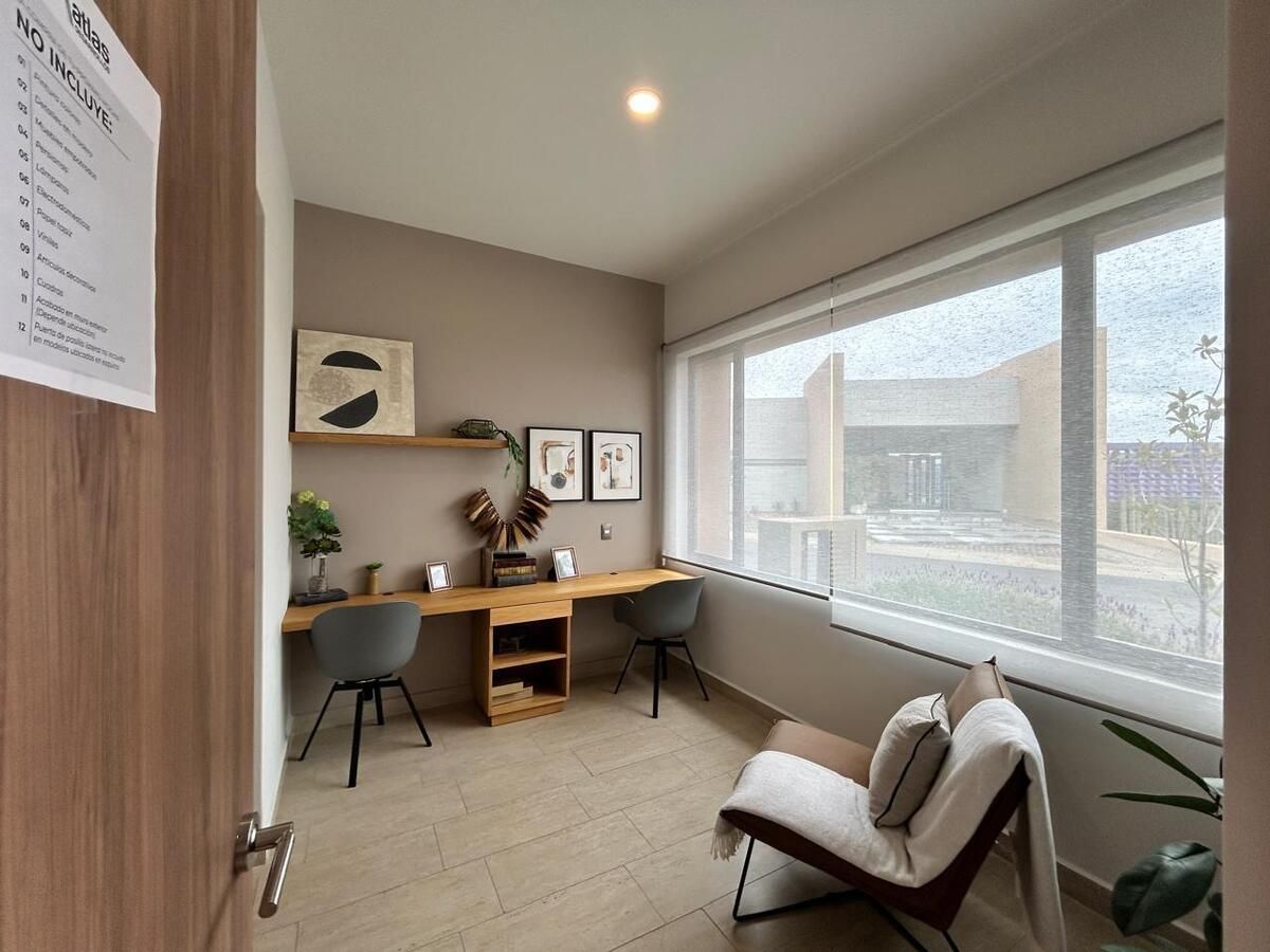 Casa amplia en venta en Zibatá con sala de TV y estudio - 1