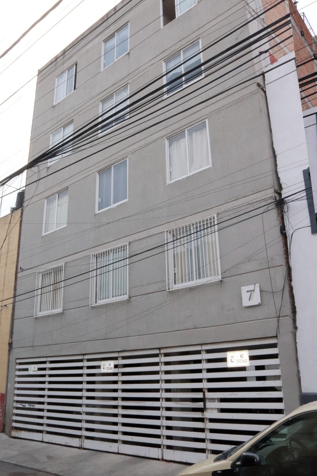 3 de 28
