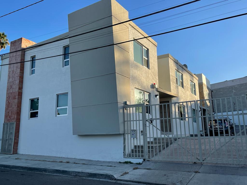 4 de 40: 4 townhomes en total sin mantenimiento