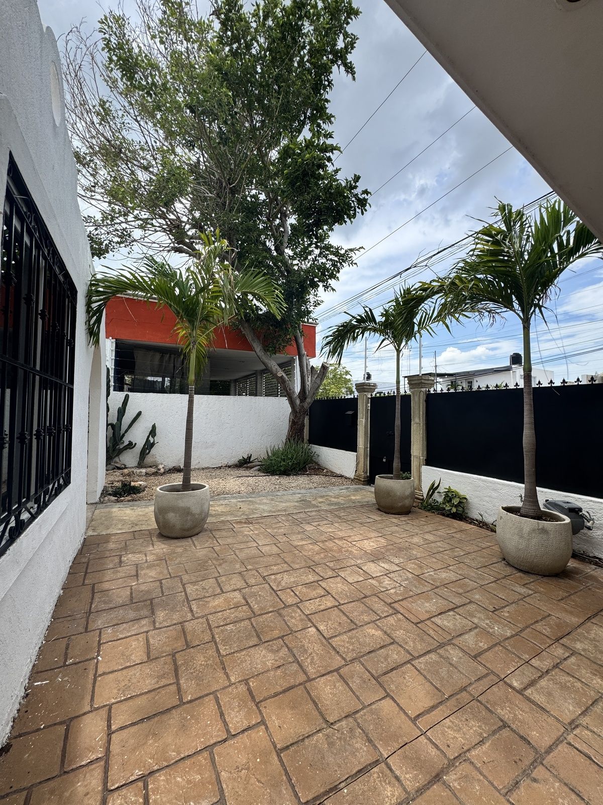 21 of 23: Terraza Frontal