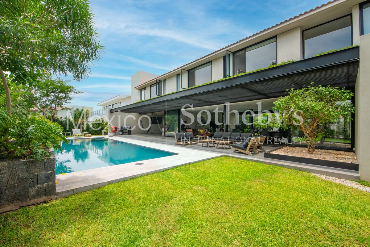 Casa en Venta en Cuernavaca, Paseo de las Flores Paraiso Country Club - foto 1
