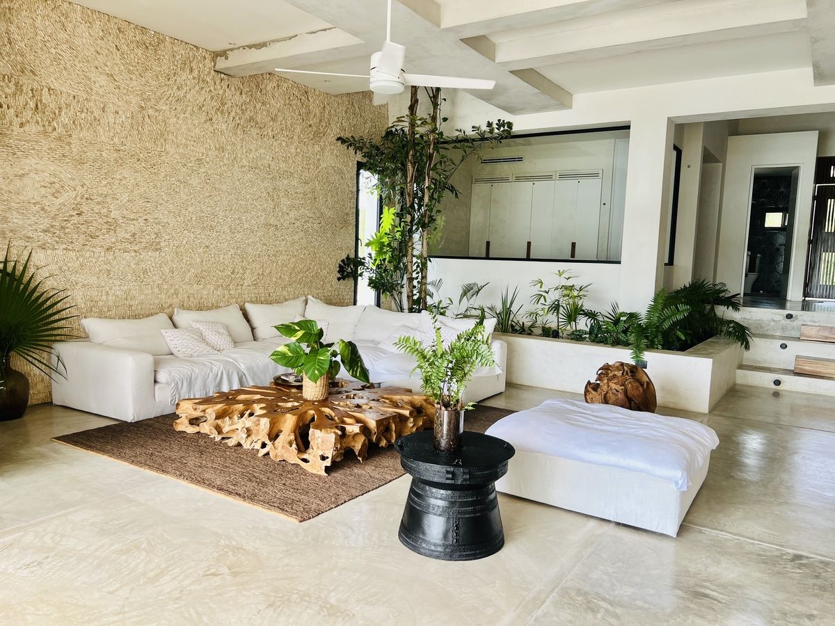 2 of 48: Living area open plan
