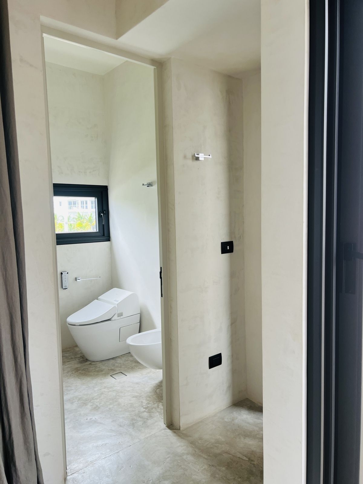 39 of 48: Master WC
