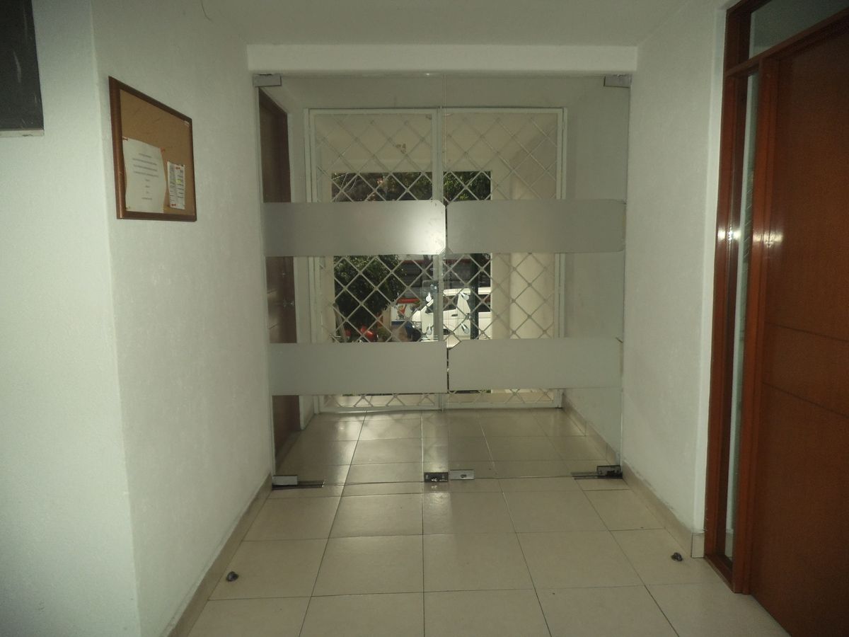 3 de 49