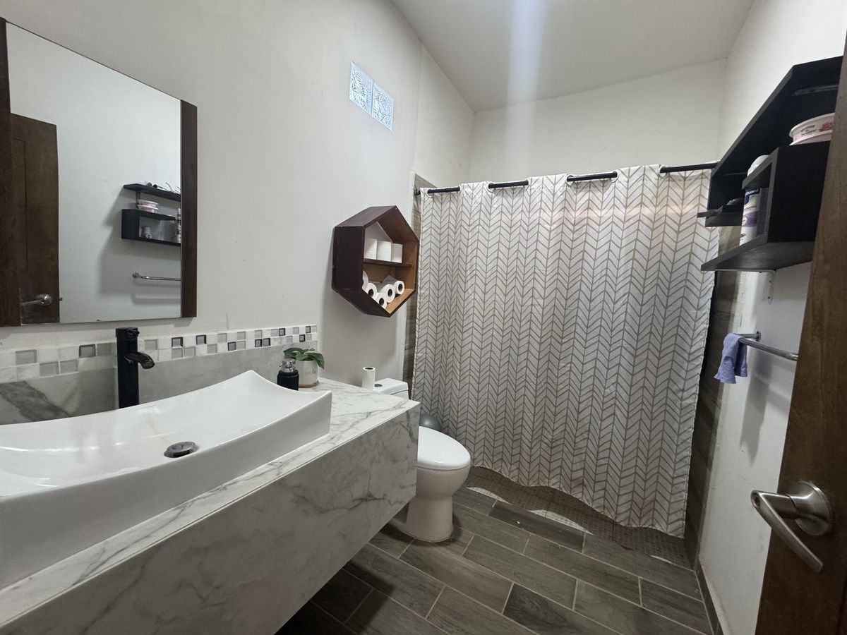 16 de 43: Baño visitas
