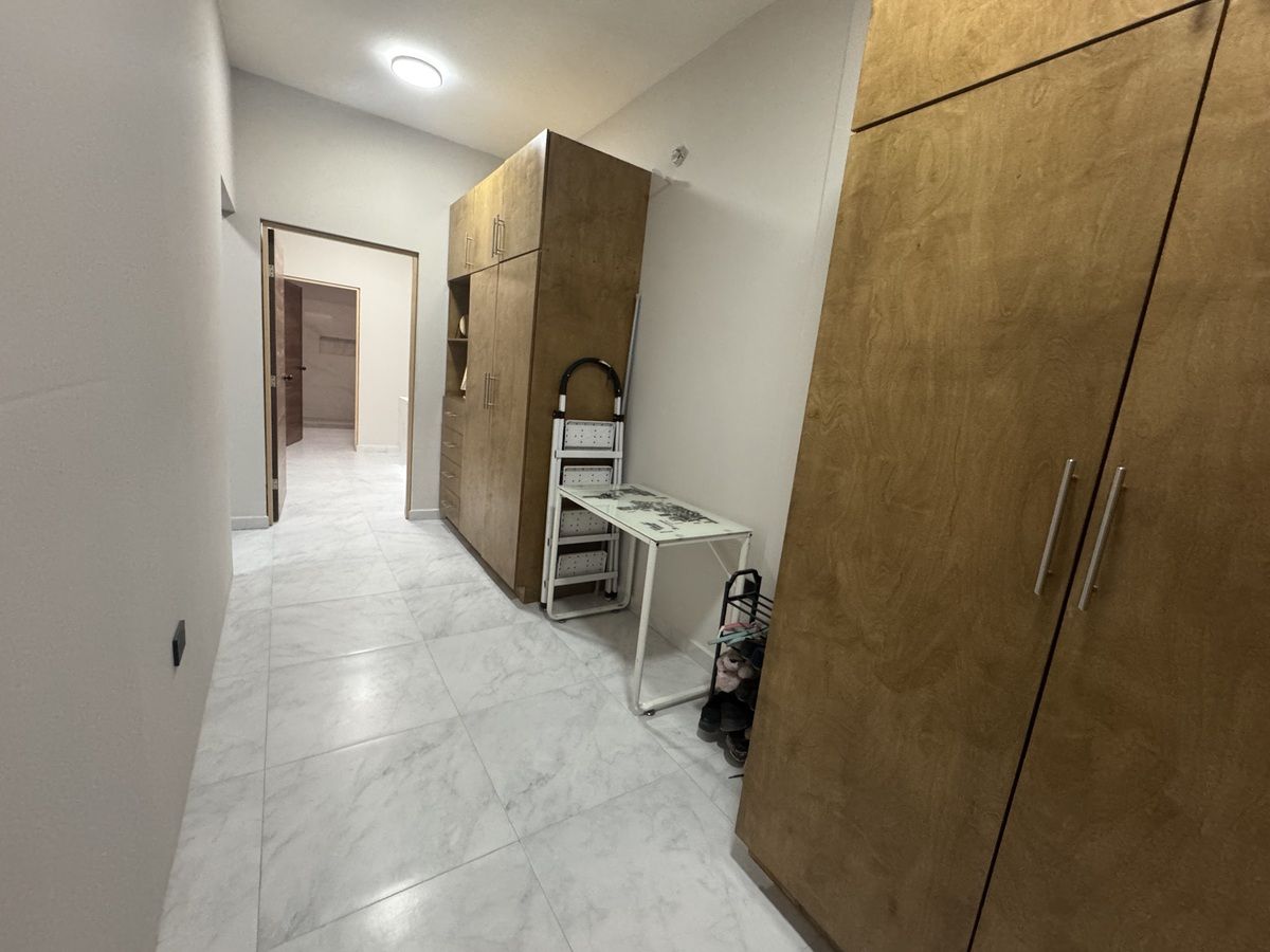 32 de 43: Vestidor recámara principal