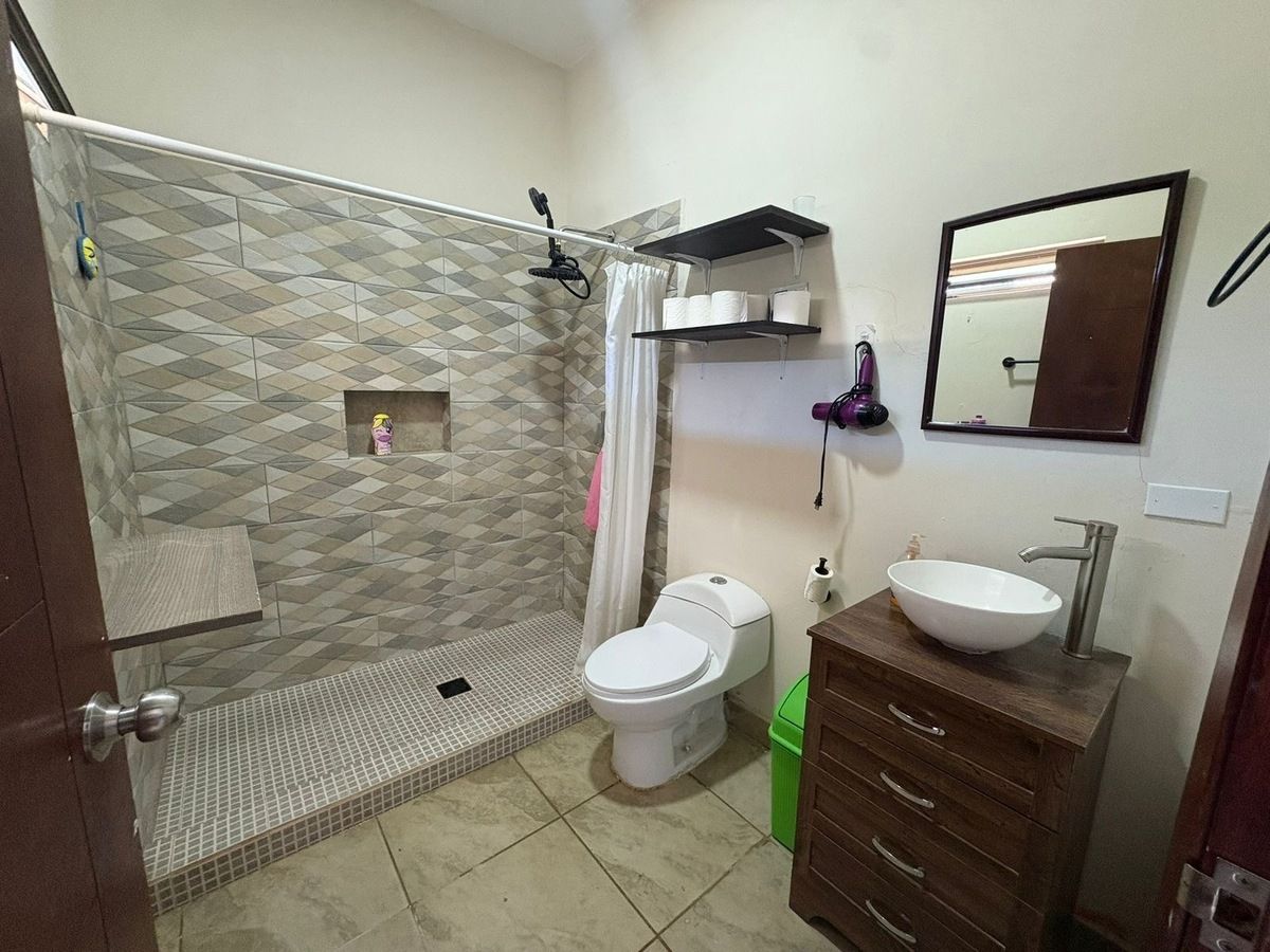 27 de 43: Baño recámara 2 PB