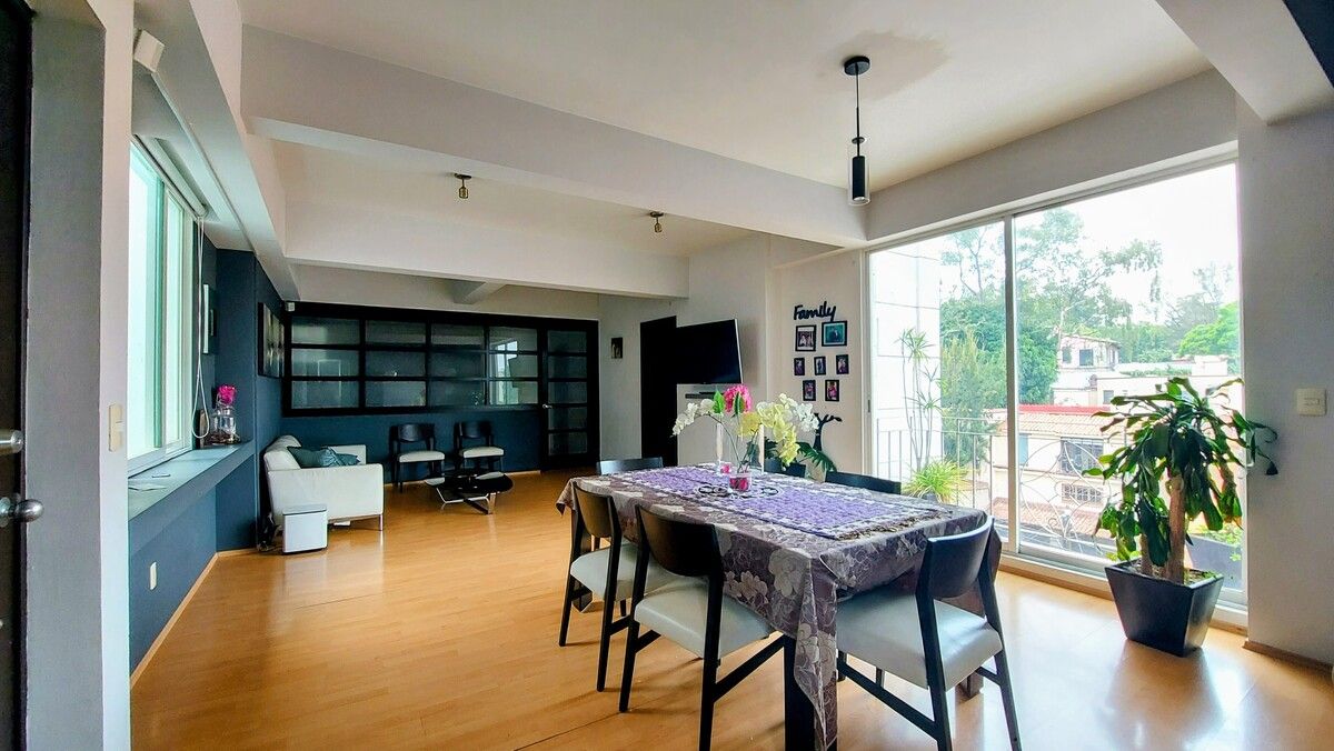 1 of 21: Comedor y Sala visto desde la entrada