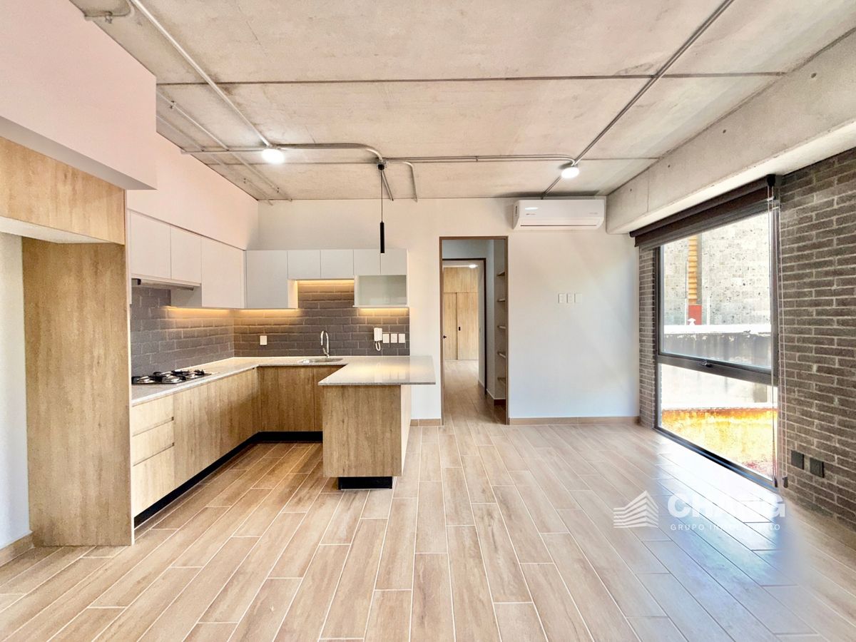 1 de 26: Sala, comedor y cocina con aire acondicionado