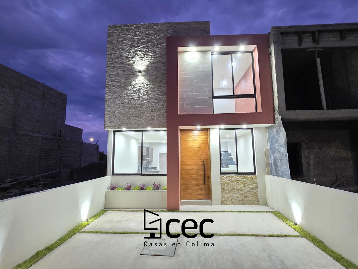 Casa en Venta 2 Plantas, 3 Recámaras, 3 Baños, Cochera para 2 Autos