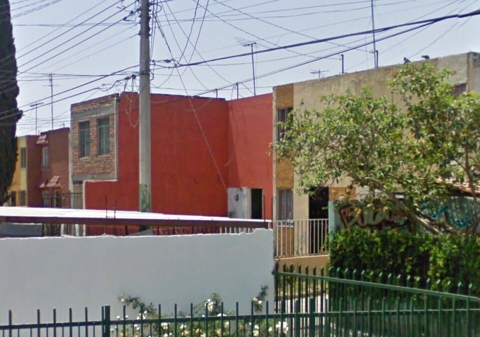 3 of 6: La casa se ubica sobre el andador