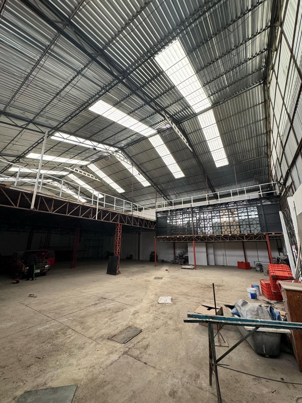 1 de 11: Interior de bodega