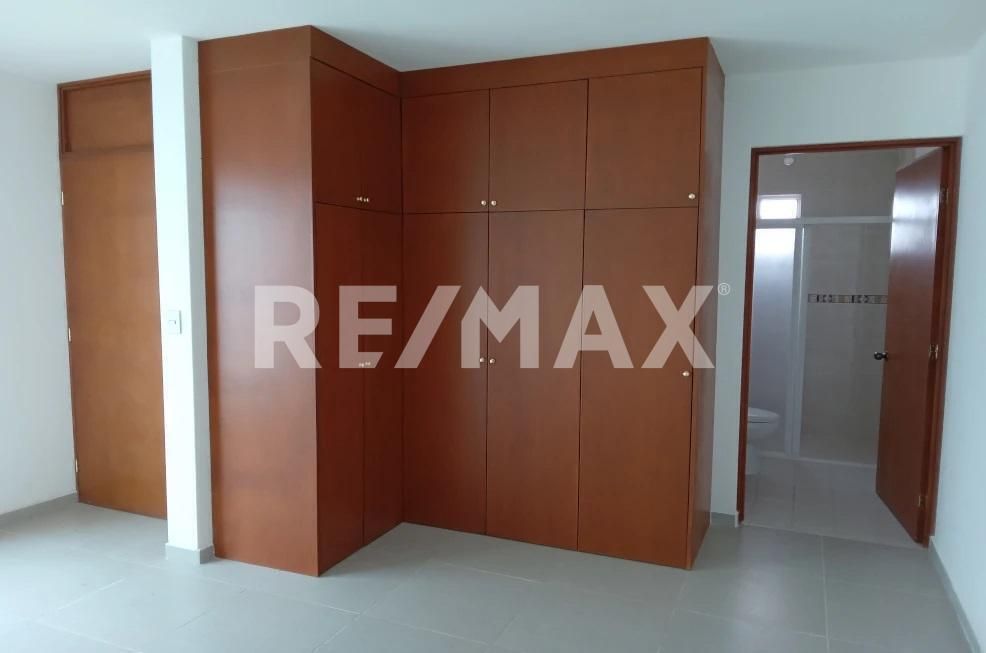 5 of 10: Recamara principal