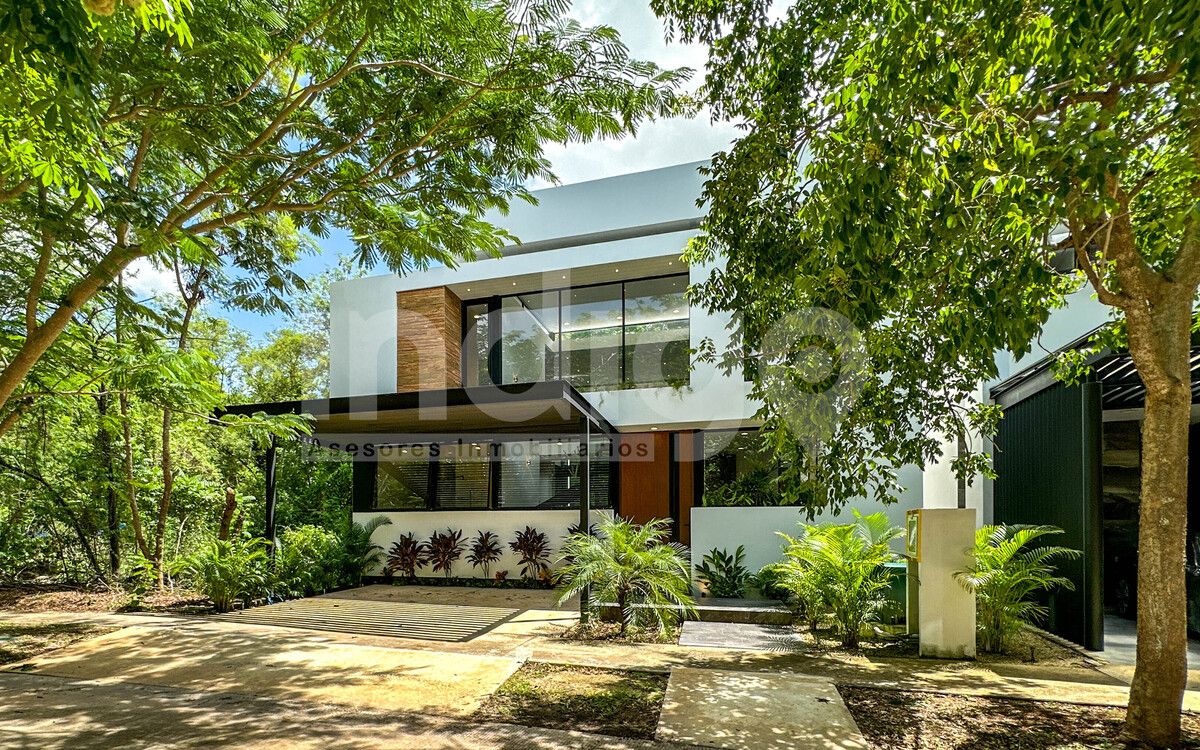 2 de 49: Fachada Frontal