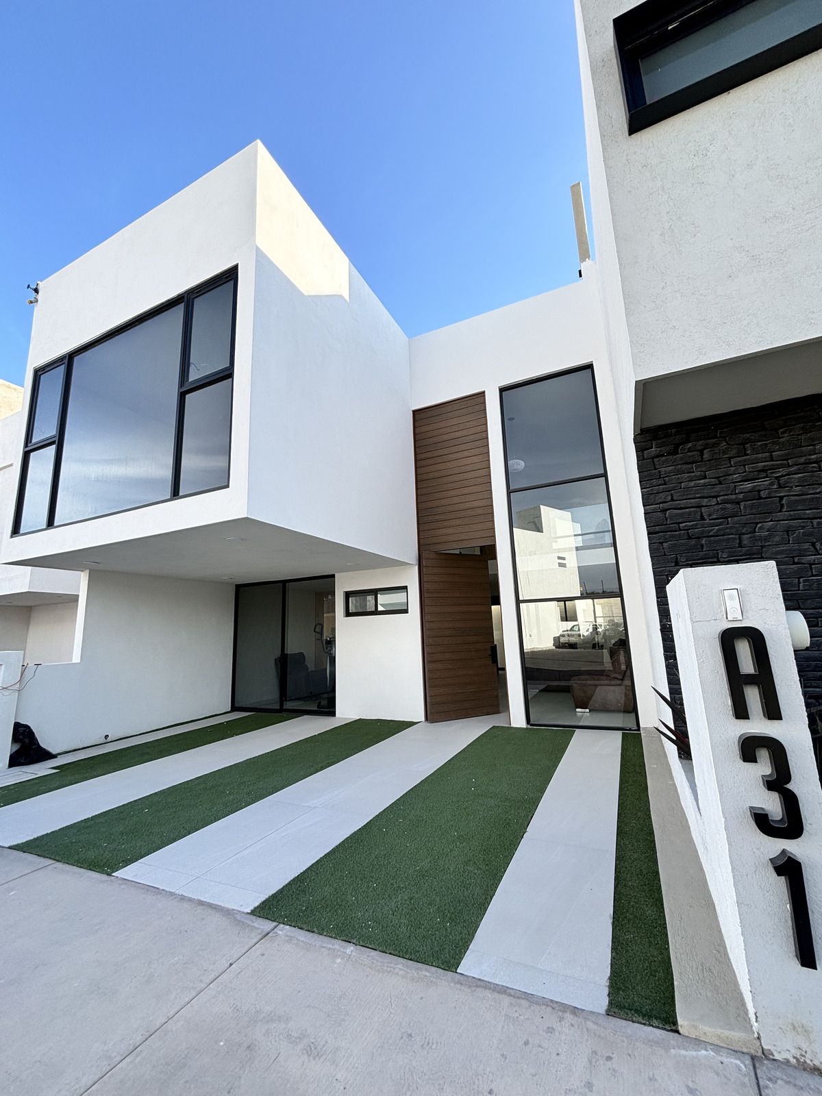 2 de 14: Fachada