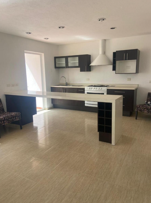 3 de 9: Cocina equipada