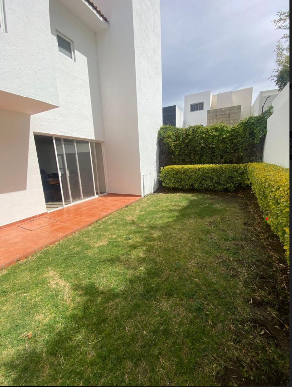 9 de 9: Jardín amplio