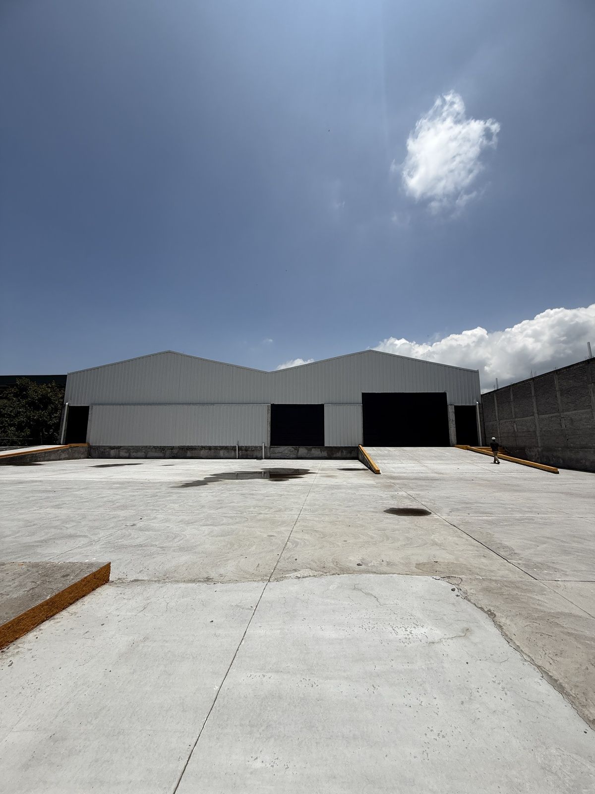 BODEGA EN RENTA SALIDA QUIROGA