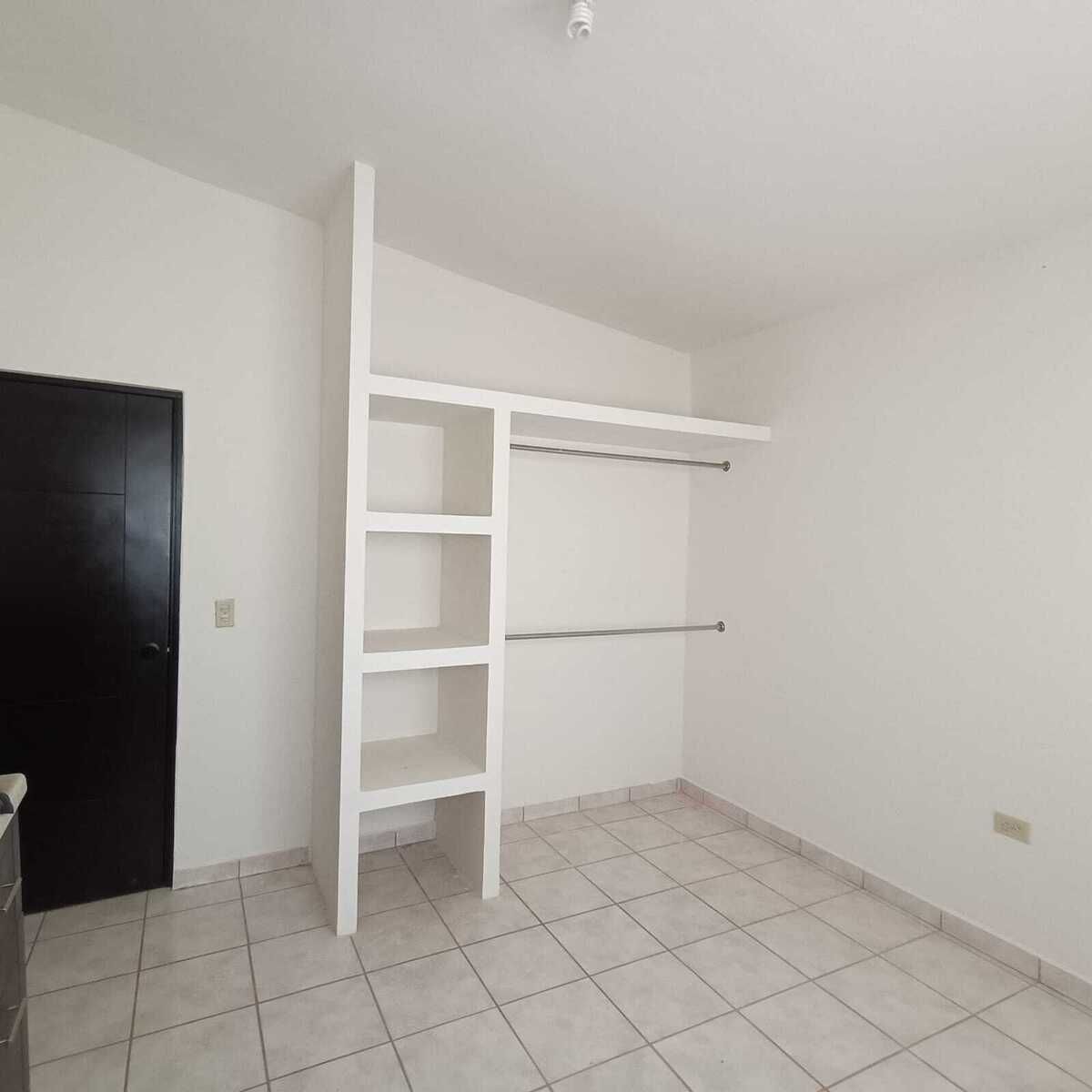 15 of 25: Closet Recamara Jr