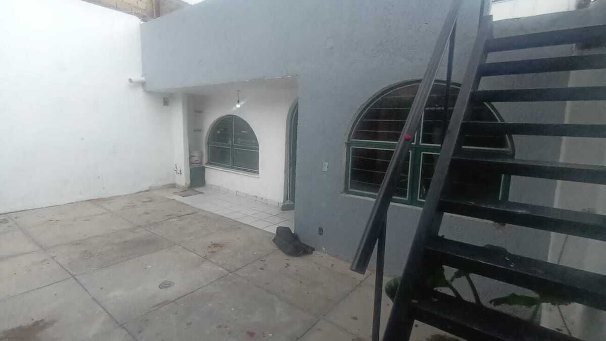 4 de 23