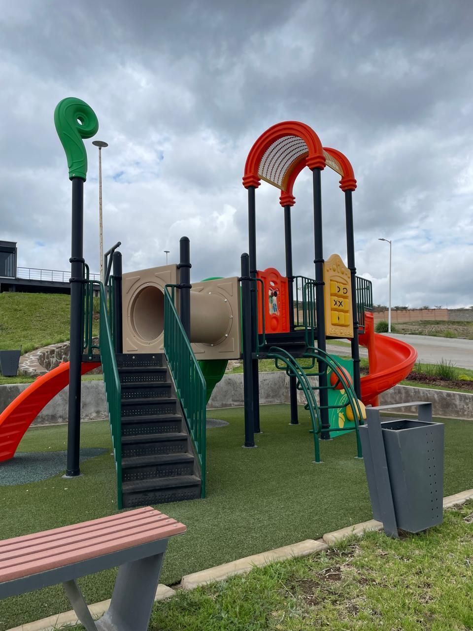 6 of 10: Juegos infantiles