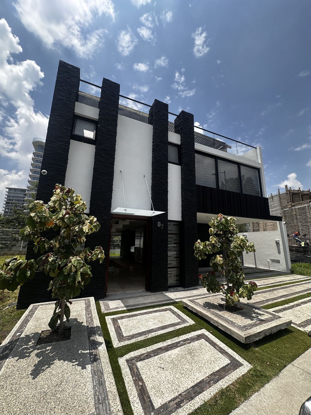 1 of 16: https://assets.easybroker.com/property_images/5344242/933921