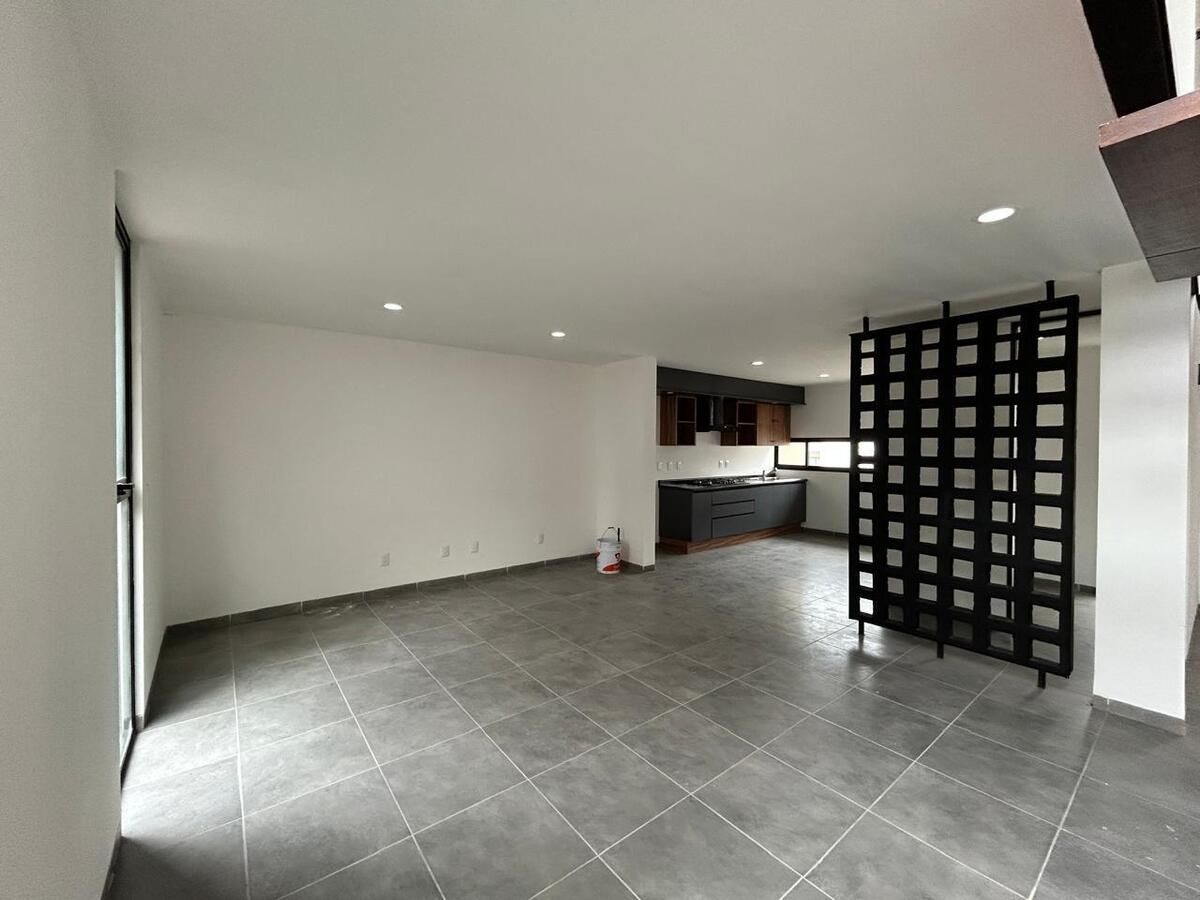 Casa en Capital Sur con patio y excelente ubicación - 1