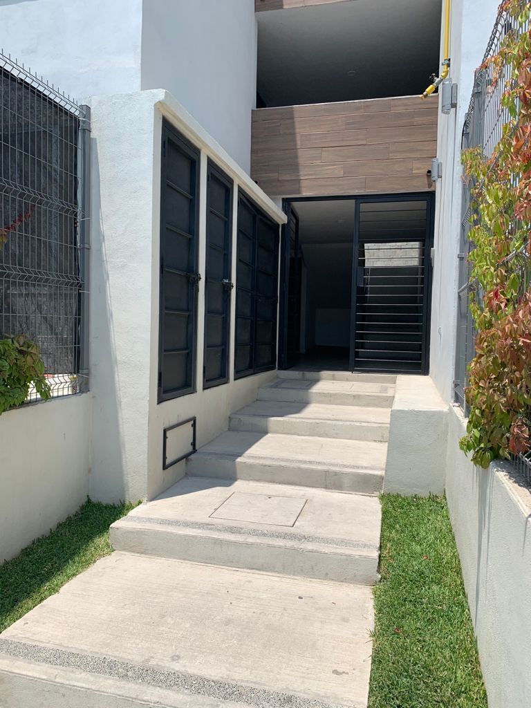 2 de 19: acceso al departamento seguro